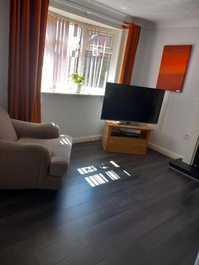 Penllech House - Huku Kwetu Notts - 3 Bedroom Spacious Lovely And Cosy With A Free Parking- Affordable And Suitable To Group Business Travellers Ноттінгем Екстер'єр фото