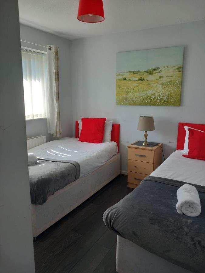 Penllech House - Huku Kwetu Notts - 3 Bedroom Spacious Lovely And Cosy With A Free Parking- Affordable And Suitable To Group Business Travellers Ноттінгем Екстер'єр фото
