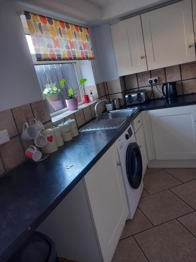 Penllech House - Huku Kwetu Notts - 3 Bedroom Spacious Lovely And Cosy With A Free Parking- Affordable And Suitable To Group Business Travellers Ноттінгем Екстер'єр фото