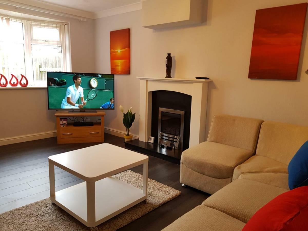 Penllech House - Huku Kwetu Notts - 3 Bedroom Spacious Lovely And Cosy With A Free Parking- Affordable And Suitable To Group Business Travellers Ноттінгем Екстер'єр фото
