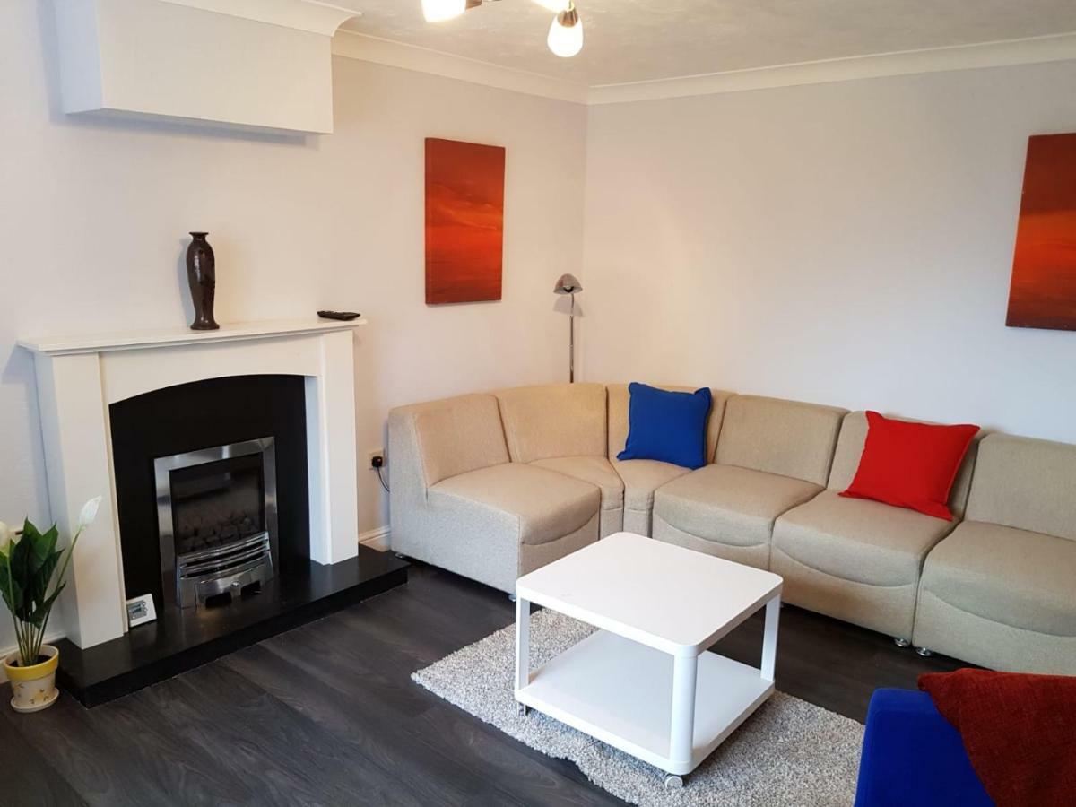 Penllech House - Huku Kwetu Notts - 3 Bedroom Spacious Lovely And Cosy With A Free Parking- Affordable And Suitable To Group Business Travellers Ноттінгем Екстер'єр фото