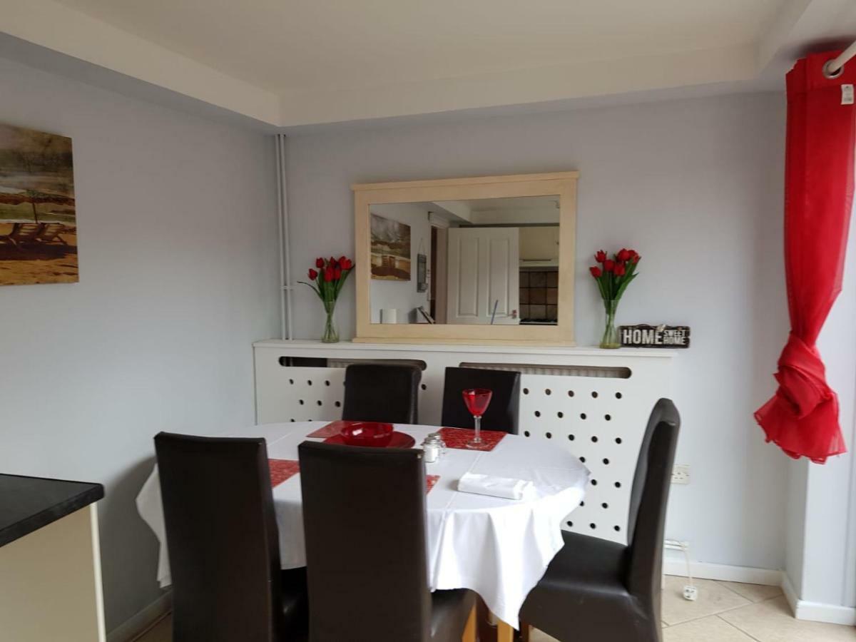 Penllech House - Huku Kwetu Notts - 3 Bedroom Spacious Lovely And Cosy With A Free Parking- Affordable And Suitable To Group Business Travellers Ноттінгем Екстер'єр фото