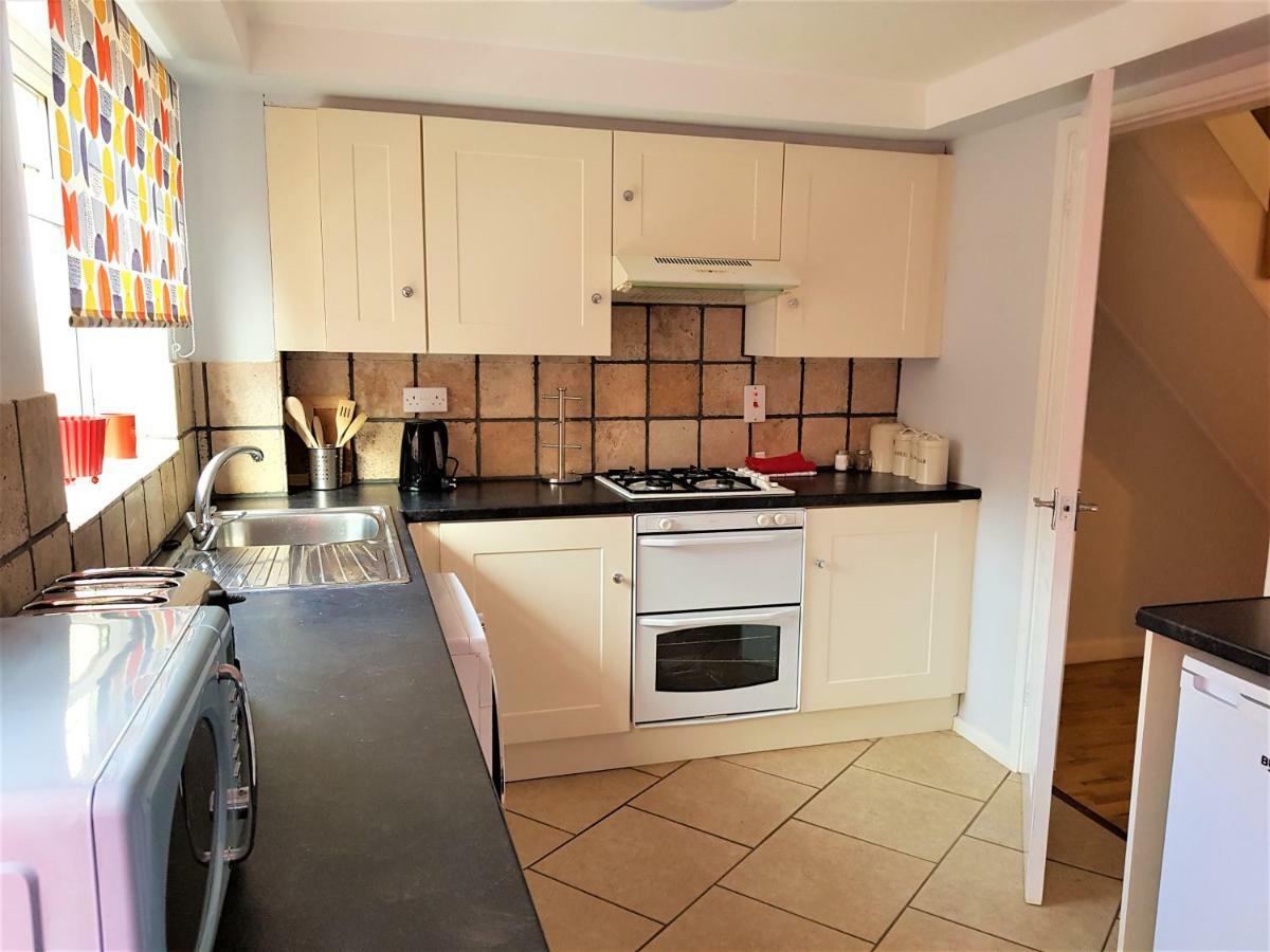 Penllech House - Huku Kwetu Notts - 3 Bedroom Spacious Lovely And Cosy With A Free Parking- Affordable And Suitable To Group Business Travellers Ноттінгем Екстер'єр фото