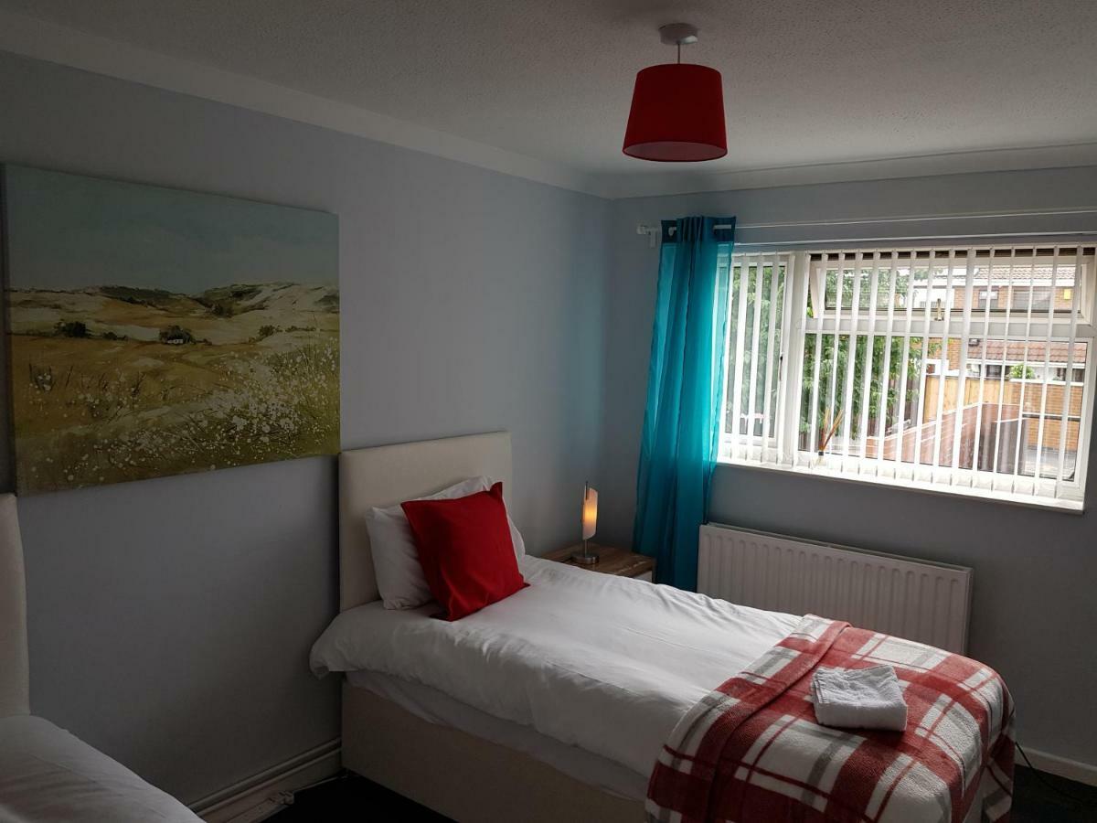 Penllech House - Huku Kwetu Notts - 3 Bedroom Spacious Lovely And Cosy With A Free Parking- Affordable And Suitable To Group Business Travellers Ноттінгем Екстер'єр фото